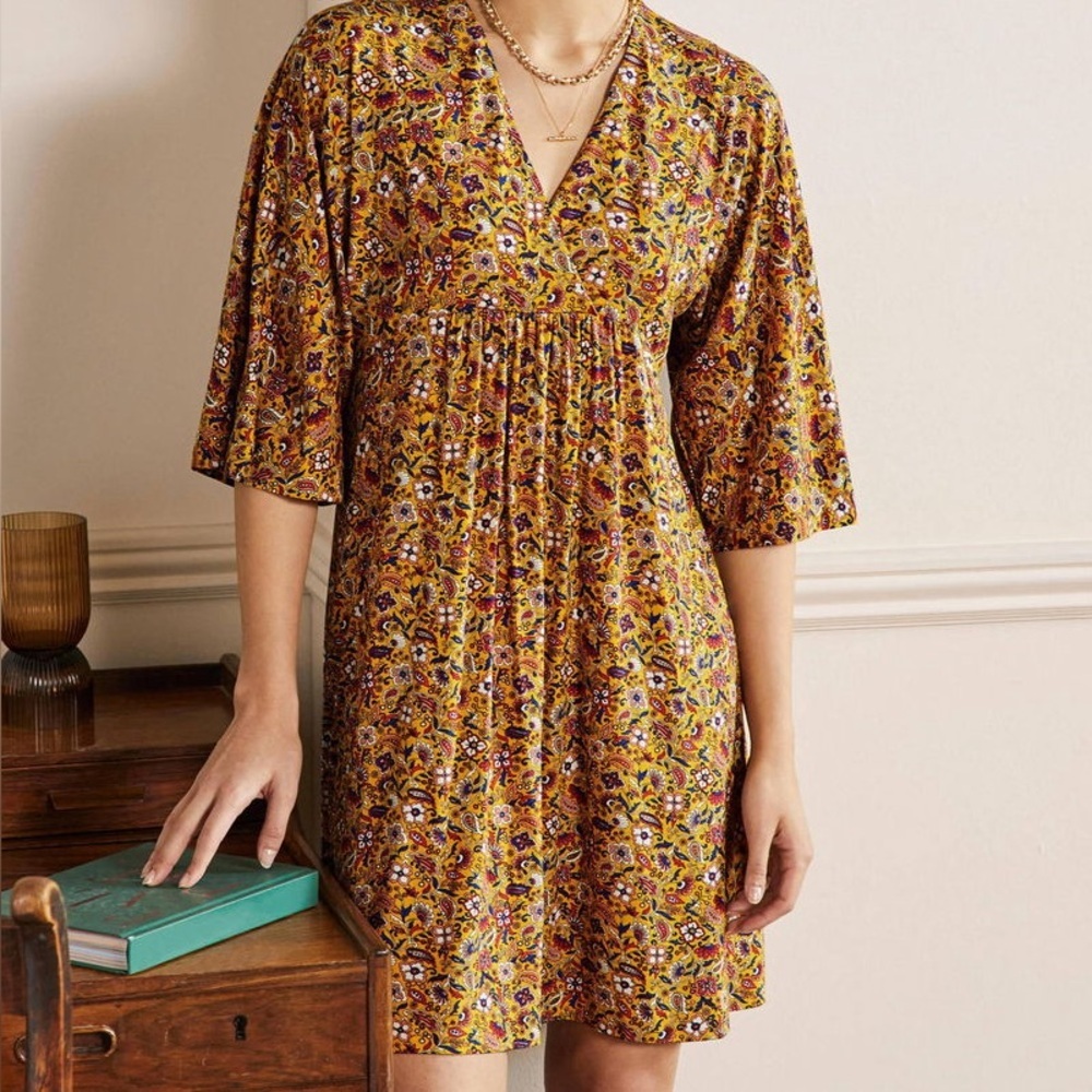 Boden Yellow Mini Sundress with V-Neck and 3/4 Sleeves